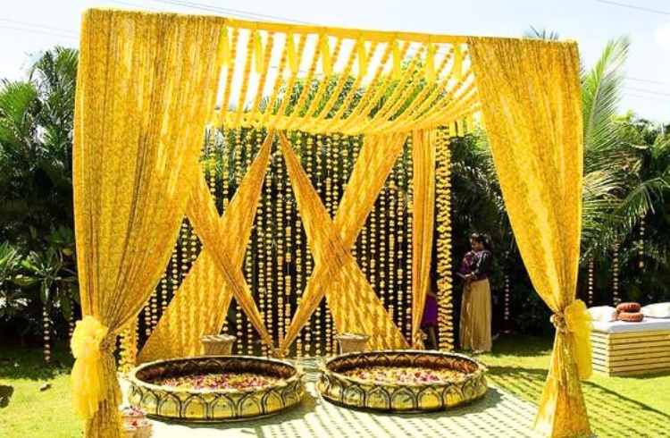 elegant outdoor wedding ceremony
